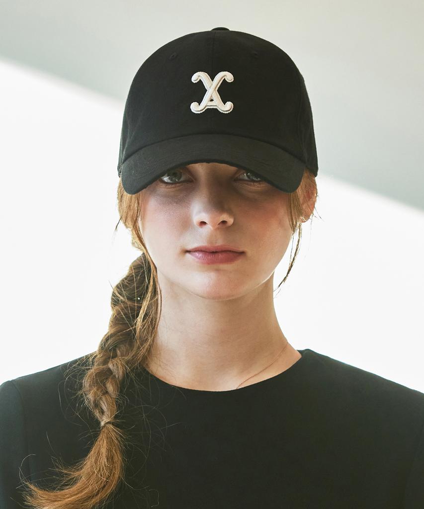 Bajal Va Curved 3D Logo Ball Cap Black