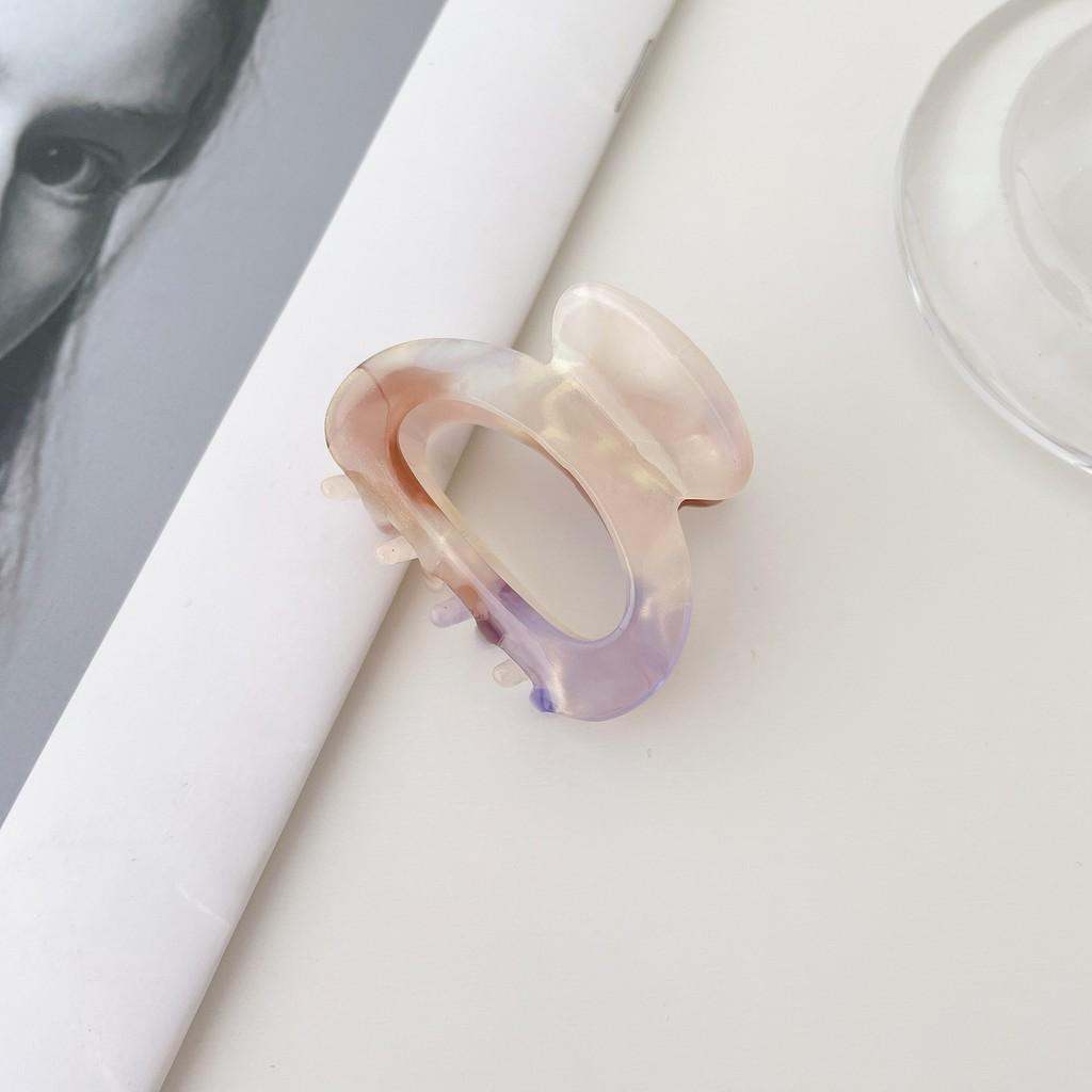 Chic Acetate Hair Grips In Unique Designs Perfect For Casual Styles And Fashionable Looks