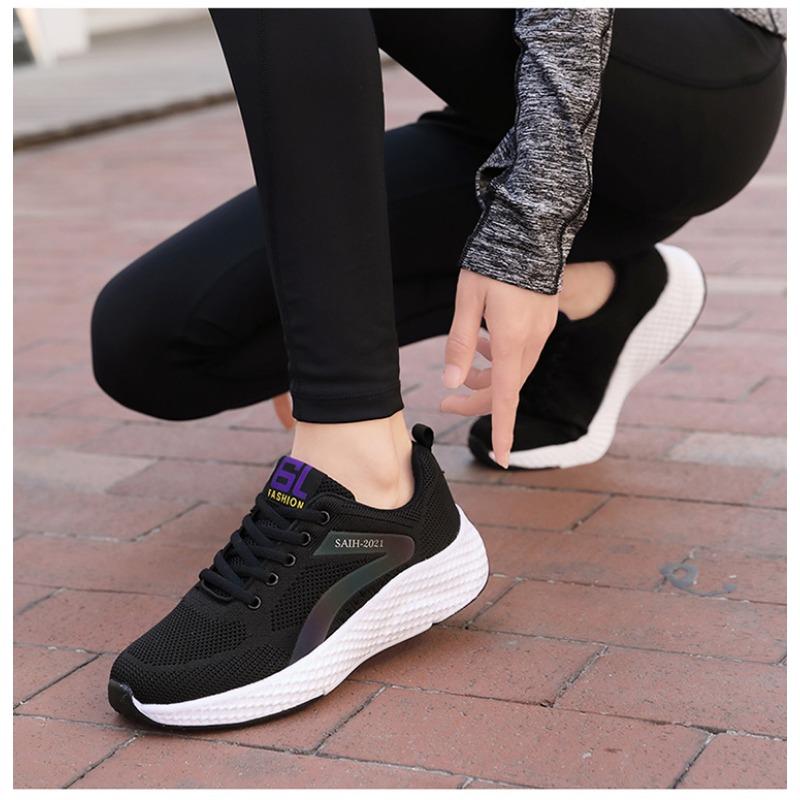 Sports Shoes Women's Summer New Soft Soled Mom Mesh Breathable Hiking Shoes Women's Lightweight Running Shoes Women's Shoes