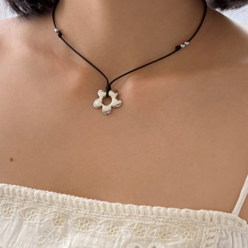 FANTASTIC PLANET Flower String Necklace (7colors)