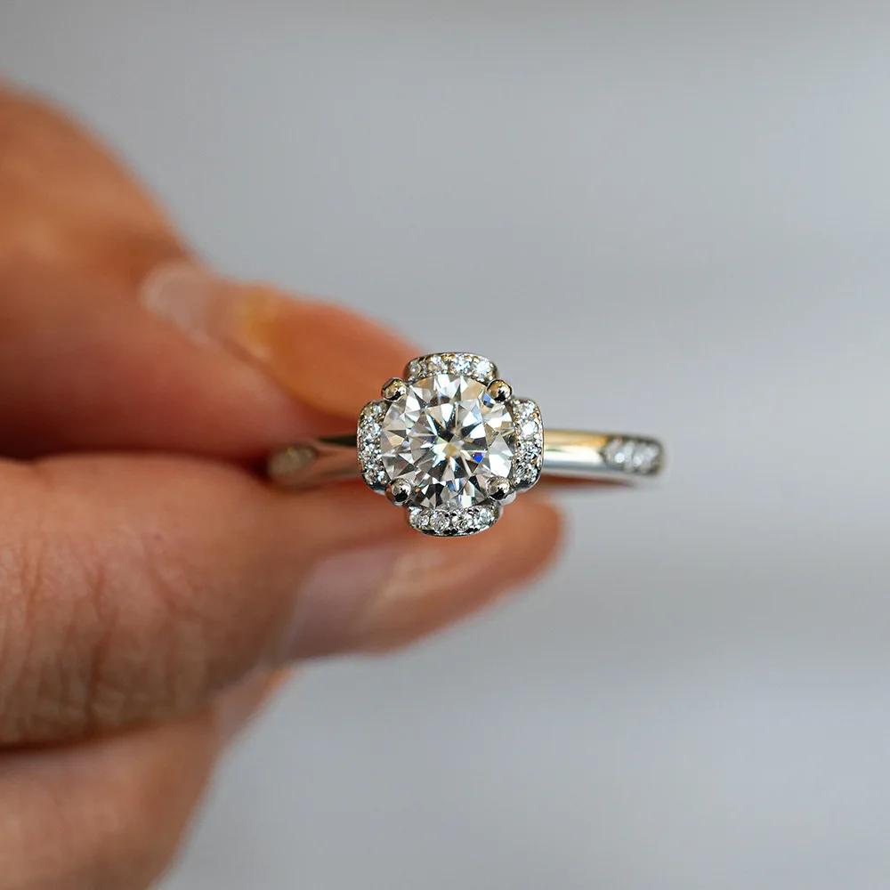 Luxury 100% Real 18k Gold Ring Women's Diamond Ring Moissanite Ring High-end Women's Hollow Four-claw Proposal