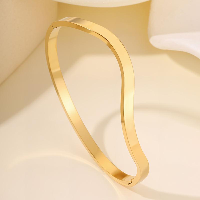Titanium Steel , Electroplated Twist , Girls' Advanced Sense, Simple and Non-fading High-end Jewelry