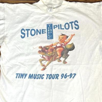 Stone Temple Pilots Musiktour 96-97 Unisex Alle Größen20D988 Unisex T-Shirt