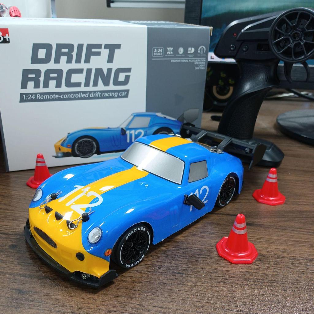 High-Speed 4WD RC Drift Car with Lights - Remote Control Racing Model