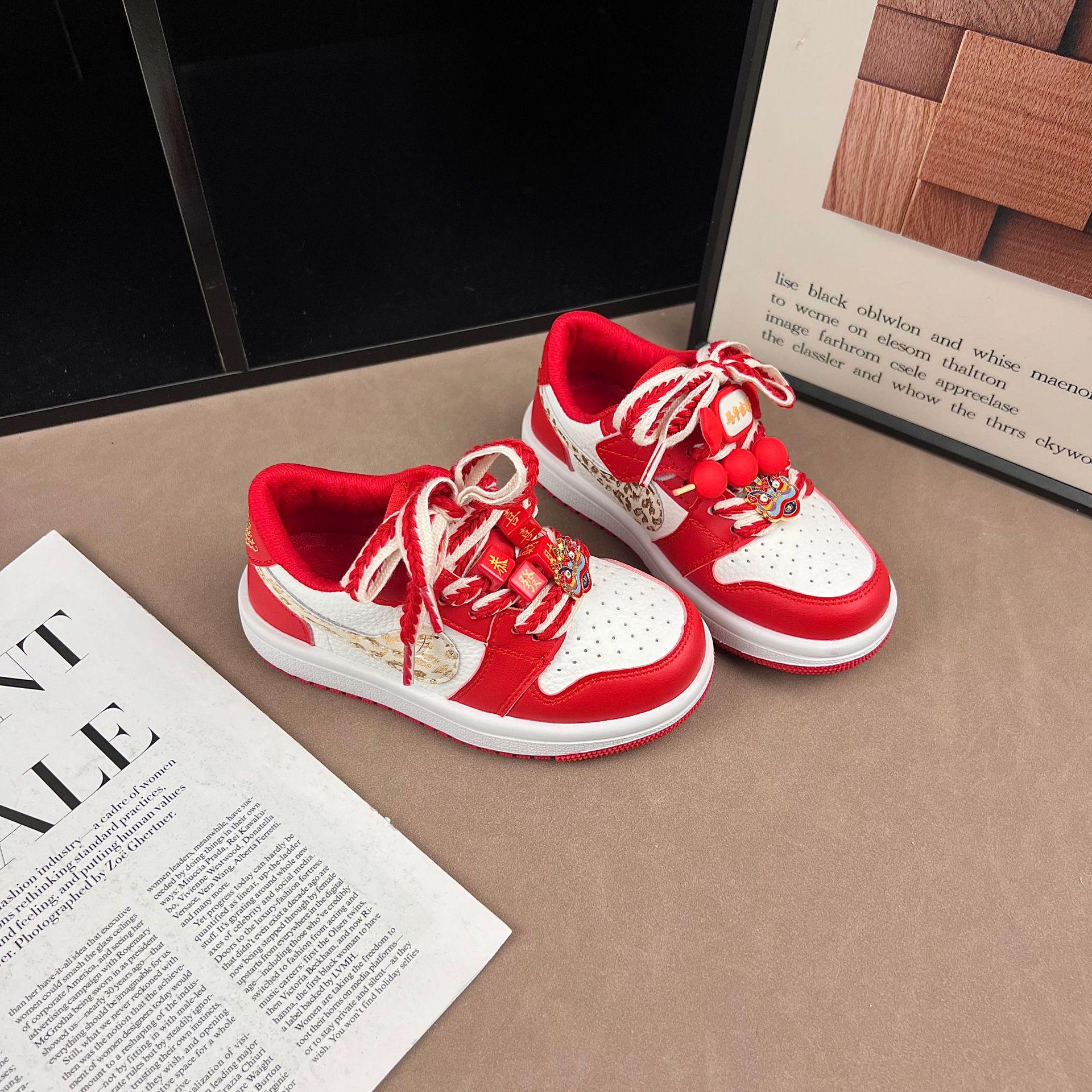 Детские дышащие красные кеды для скейтбординга - Стиль Весна/Осень 2026, нескользящая и модная повседневная спортивная обувь на Рождество и Новый год. 29 красный