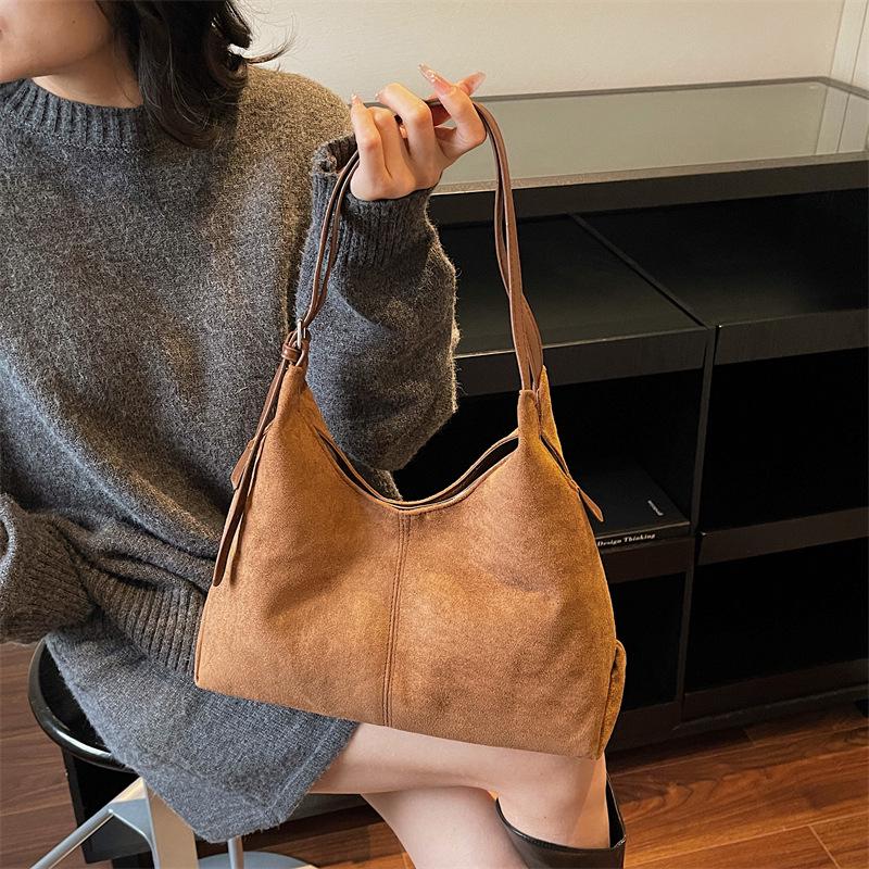 Elegant Suede Retro One-Shoulder Tote: Versatile, Large-Capacity Crossbody for Casual Commutes
