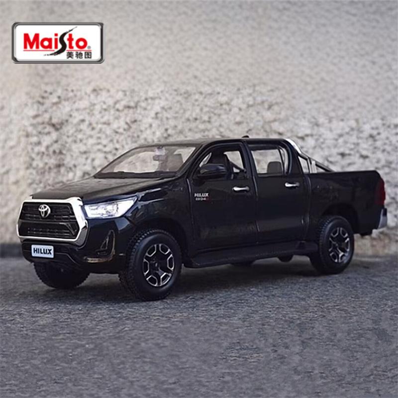 VLZH5 Maisto 1:27 TOYOTA Hilux Pickup Alloy Car Model Diecasts Metal Off-road Vehicles Car Model Simulation Collection Kids Toys Gifts