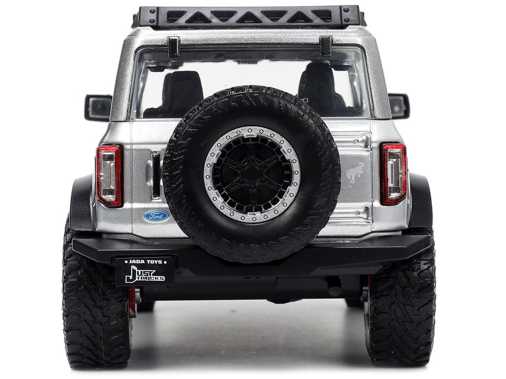 JADATOYS JUST TRUCKS WHEELS 2021 FORD BRONCO KC HILITES Diecast Car 33852 124 w/RACK &