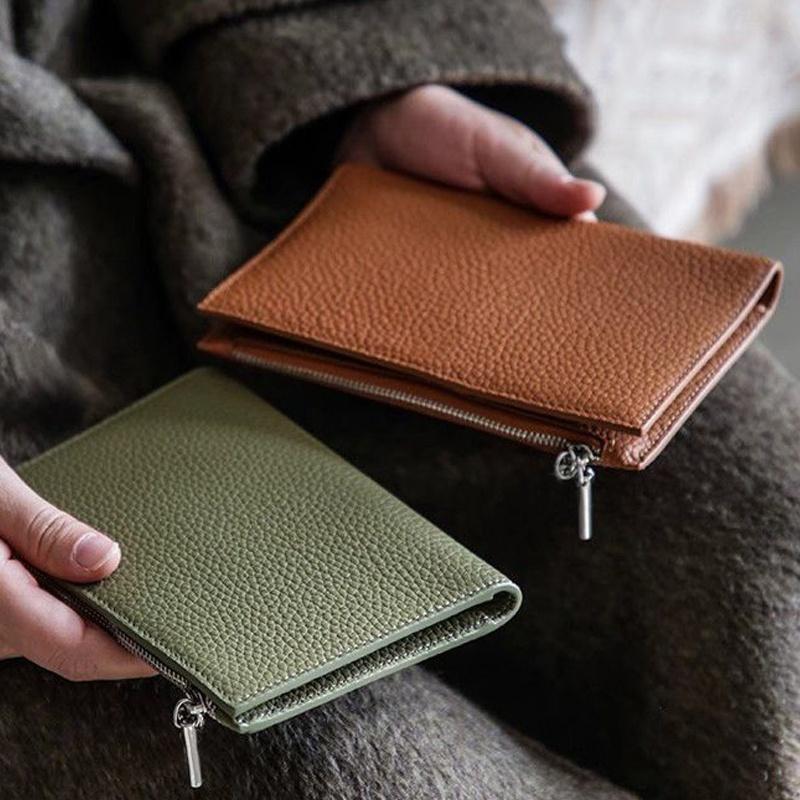 Leather Passport Holder Portable Waterproof Multi-Card Business Travel Wallet Unisex For Zipper Cover For Documents Coins