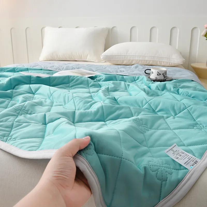 Large Cooling Blanket for SleepersDual-Sided Soft&Lightweight Bedding Throw Machine Washable