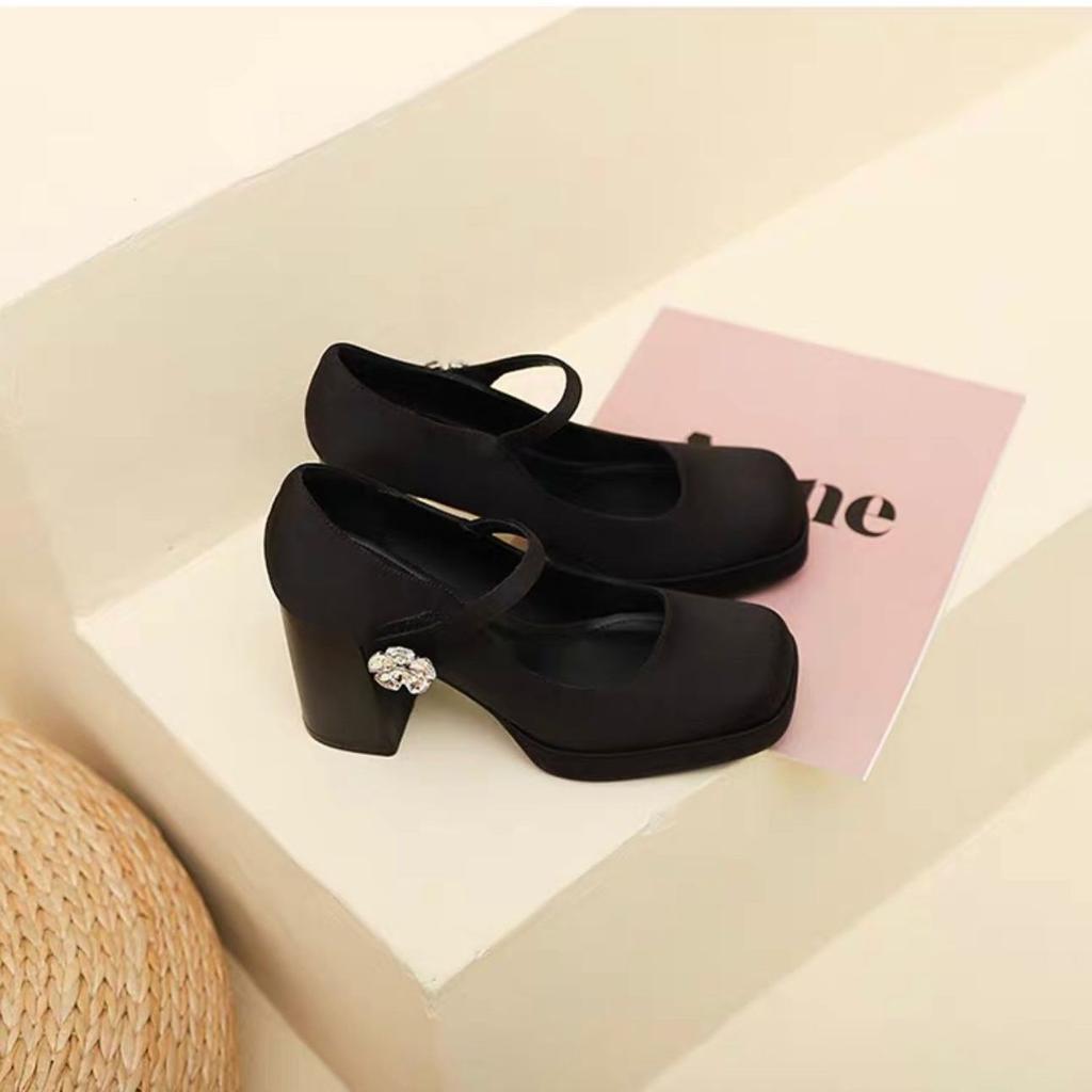 Korean Version of the Word with Mary Jane Shoes Women's 2025 Autumn New Thin Thick Heel Rhinestone Decorative Square Head Single Shoes High Heels