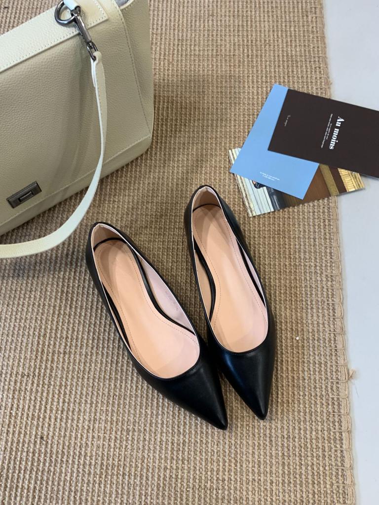 One-word button polished pointed French Mary Jane single shoes 2025 spring new retro low-heeled flat shoes