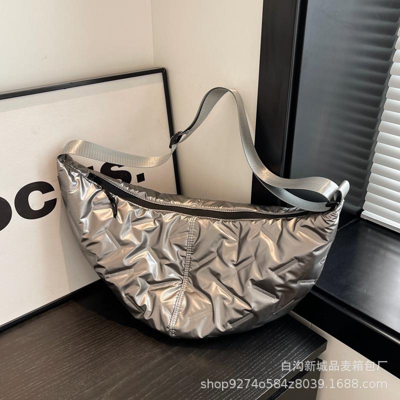 

2025 new capacity cotton clothes bag one shoulder crossbody dumpling bag pleated cloud bag tote bag women s bag серебряный