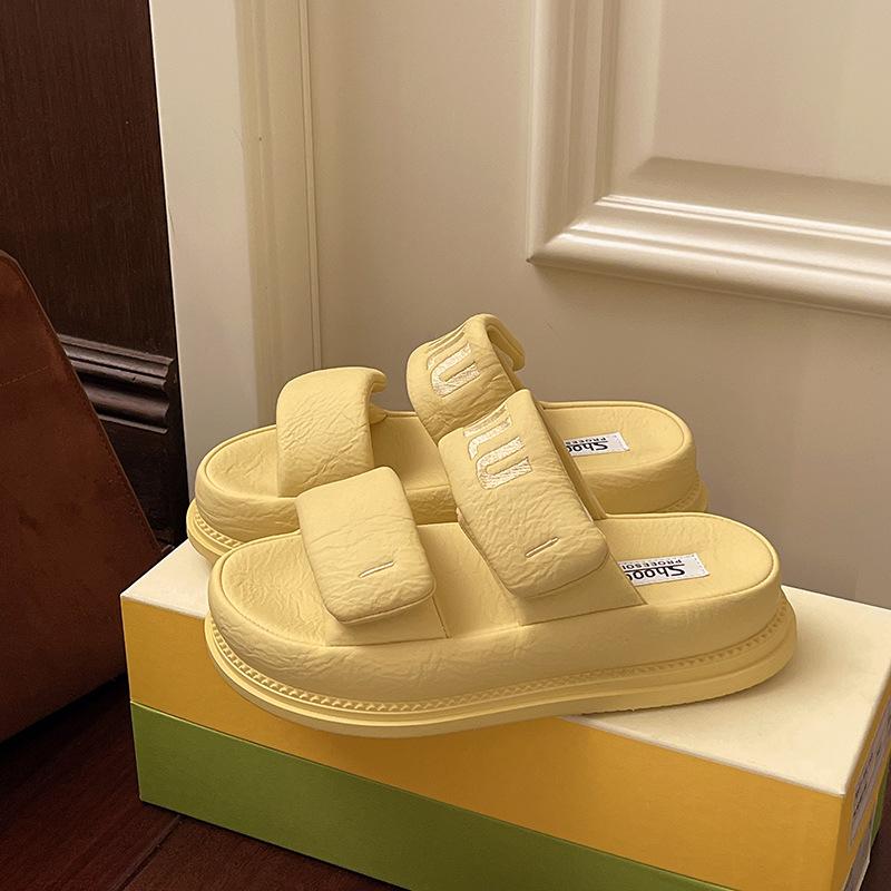 

Thick-soled heightening Boken cool slippers women s summer wear new beautiful rhinestone one-word drag with skirt shoes 40 жёлтый