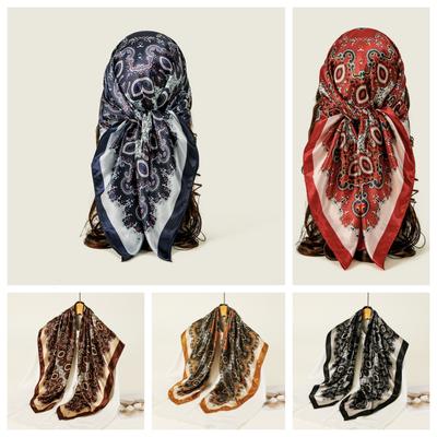 Accessoires – Schals & Tücher