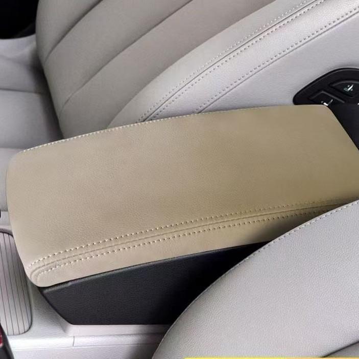 Volkswagen Passat B6/B8 Magotan Leather Armrest Cover