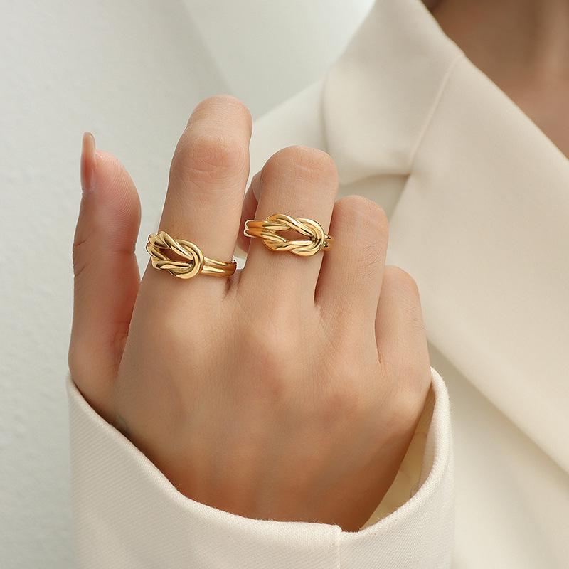 Marka French Niche Love Knot Ring In 18K Gold Titanium Steel A198