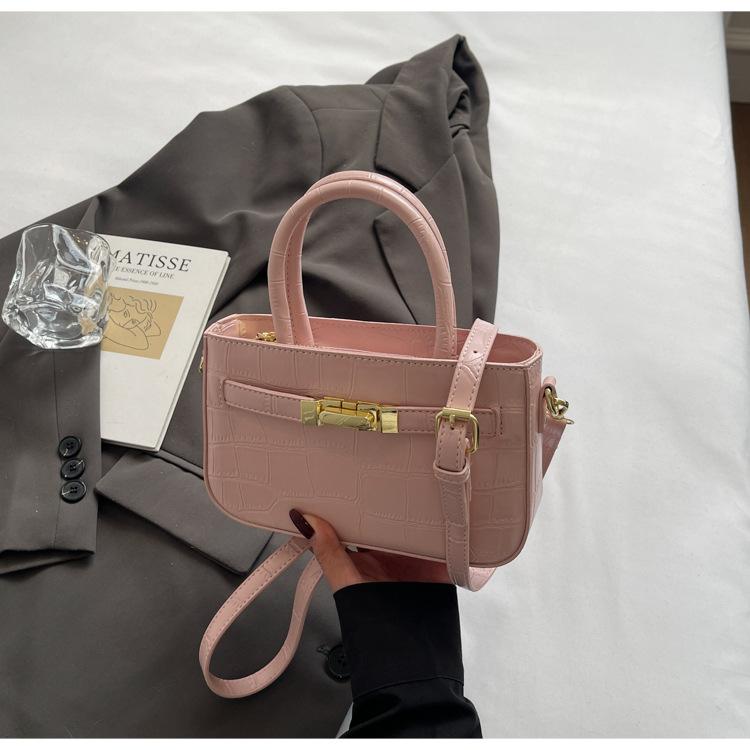 2025 Spring New Women's Niche Underarm Bag Retro Fashion Clutch Bag Premium Feeling Baguette Shoulder Messenger Bag