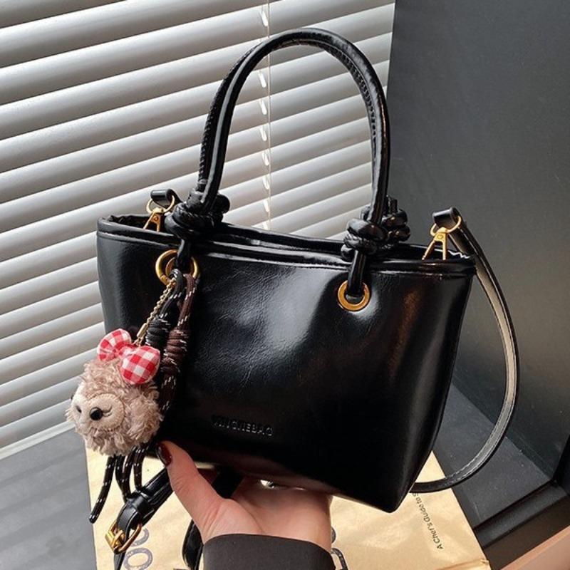 High-end White Small Bag Women's New Spring and Summer Versatile Textured Messenger Bag Super Fire Portable Bucket Bag
