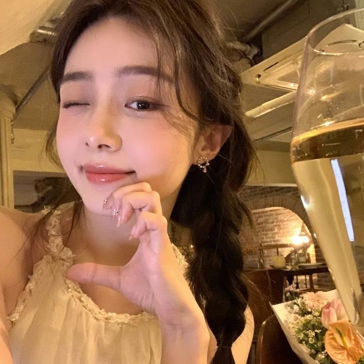 Elegant Pearl Star Clip-On Earrings for Women - No Piercing Required 