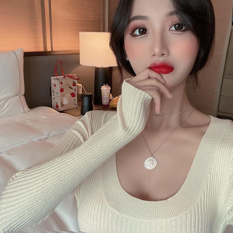 Women's High-End U-Neck Long-Sleeve Knit Sweater - Tight-Fitting Base Layer for Autumn & Winter