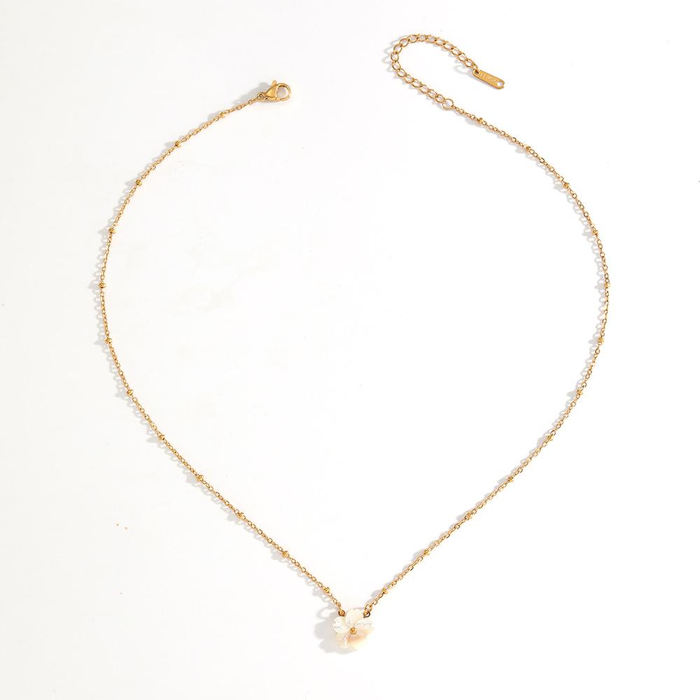 Elegant 18K Gold-Plated Stainless Steel Necklace with White Shell Flower Charm