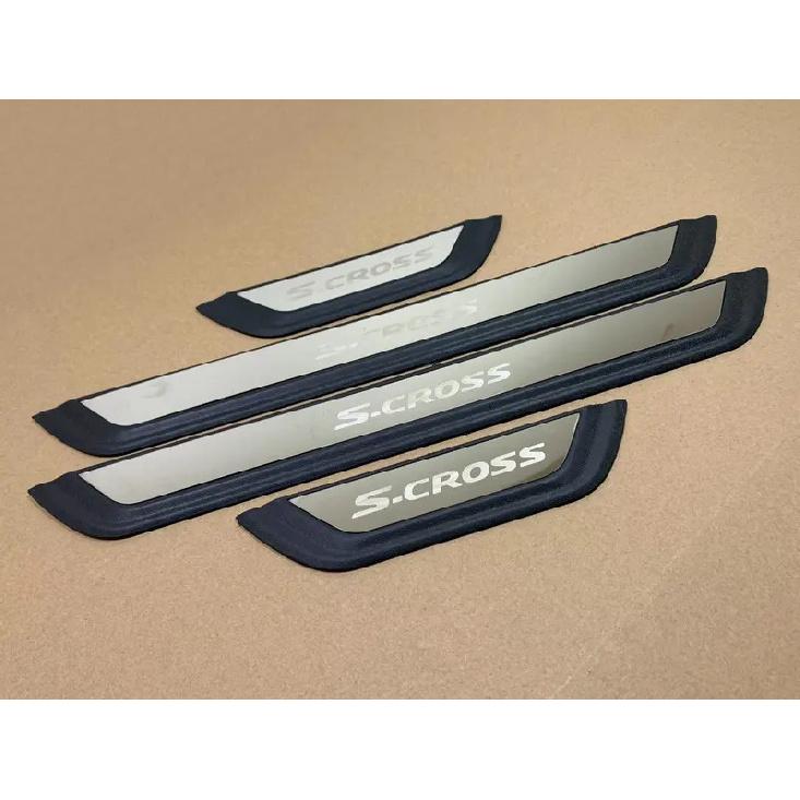 Per Suzuki SX4 S-Cross SCross 2014 2015 2016 -2024 Battitacco Scudo Anti-graffio Battitacco Protezioni Copri Pedale Accessori Auto