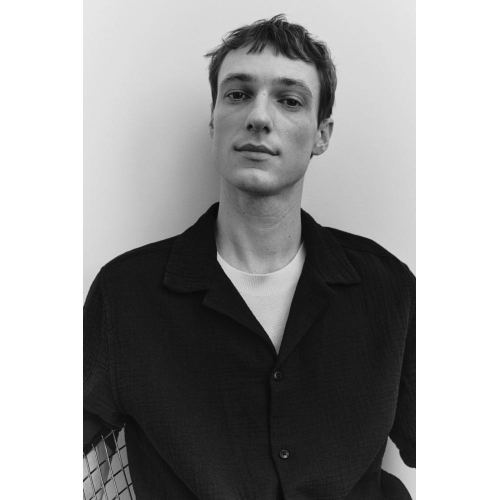 

H M Regular Fit Muslin caMp sHirt Black