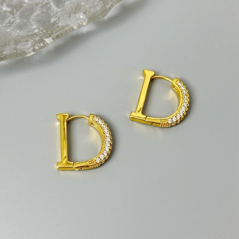 Manufacturer S Supply Niche D Letter Zircon Ear Buckle High-End Geometric Earrings Exquisite Earrings In Stock белый