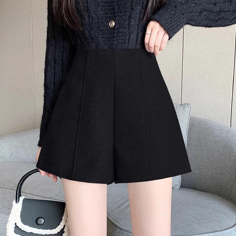 Woolen Grey Wide-Leg High-Waisted Plus-Size Shorts for Women - Autumn/Winter 2025 Collection