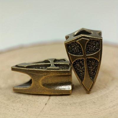 Perline in Ottone a Forma di Scudo Croce Ciondolo Cordino per Torcia Portachiavi EDC Strumento da Esterno Fai da Te Accessorio Bracciale Paracord