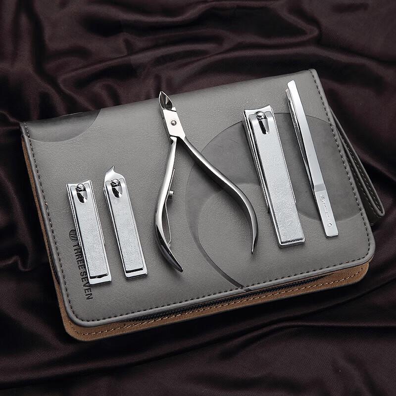 777 12-Piece Manicure and Pedicure Set