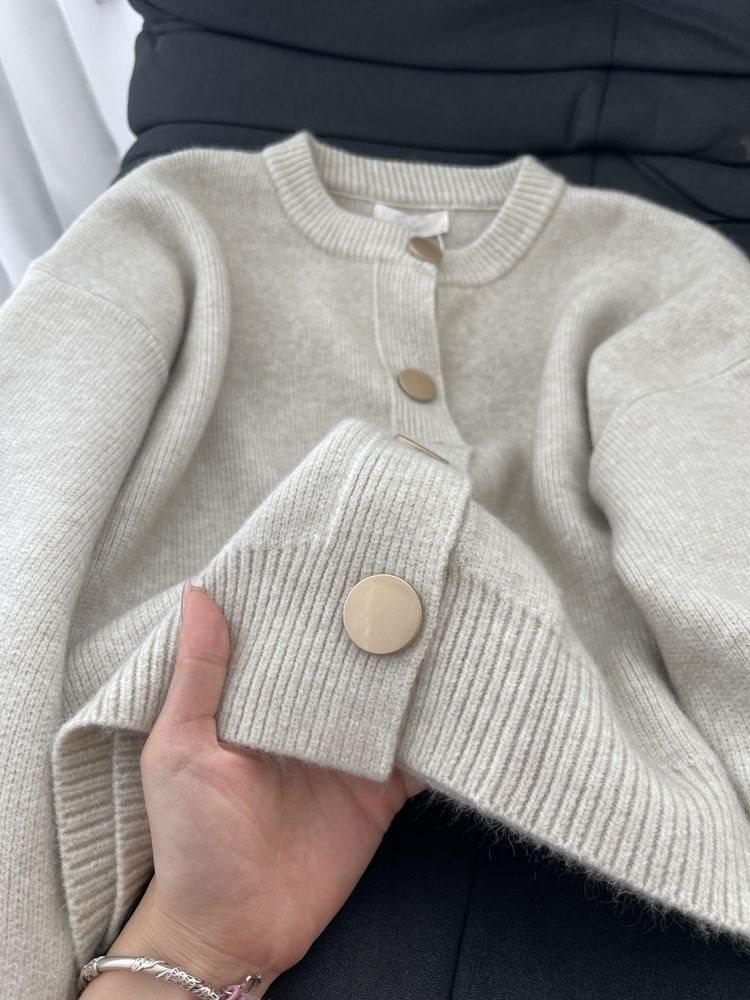 Απλή Πλεκτή Ζακέτα Κολεγιακού Στυλ με Χαλαρή Εφαρμογή