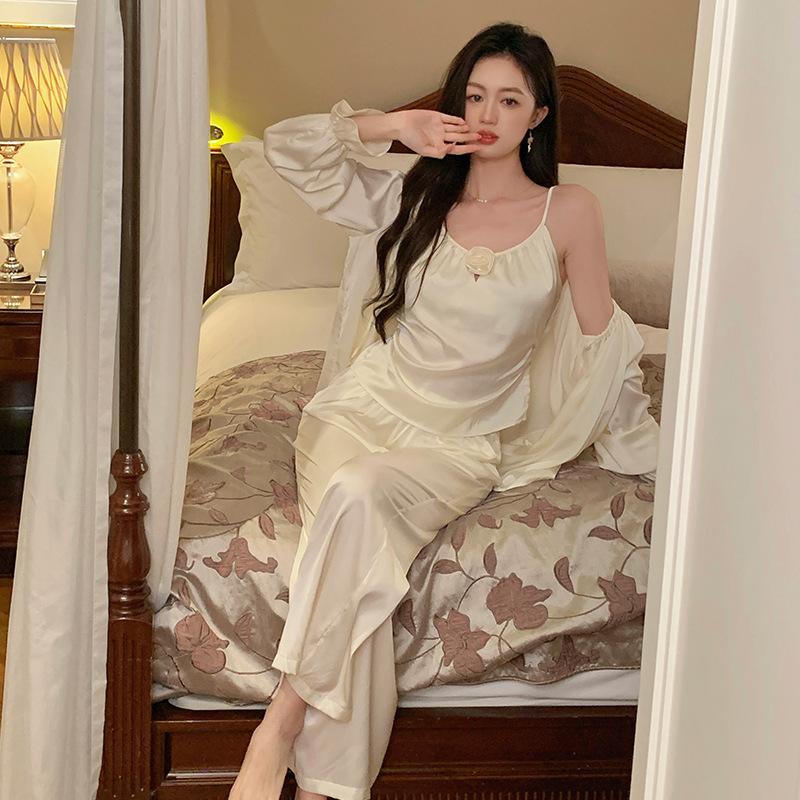 Französischer Stil Dreiteiliger Pyjama Damen Frühling und Herbst Eisseide Dünn Sexy Einfarbig Träger Langarm Anzug Hauskleidung