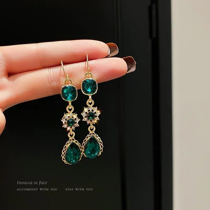 Fashion Women Earrings Emerald The Water Drop Retro Long Earrings Temperament Palace Style Flower Banquet