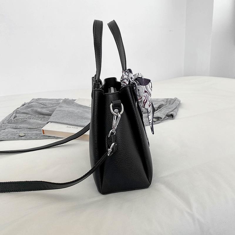 PU Women's Handbag Crossbody Bag Commuter Tote Bag