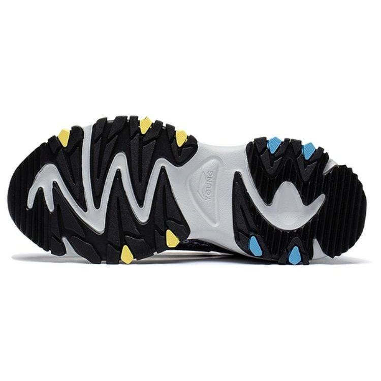 Li Ning Kids Fleece Comfortable Non-Slip Shock Absorbing Wear-Resistant Sports Casual Shoes Kids Sneakers Black YKCS158-21