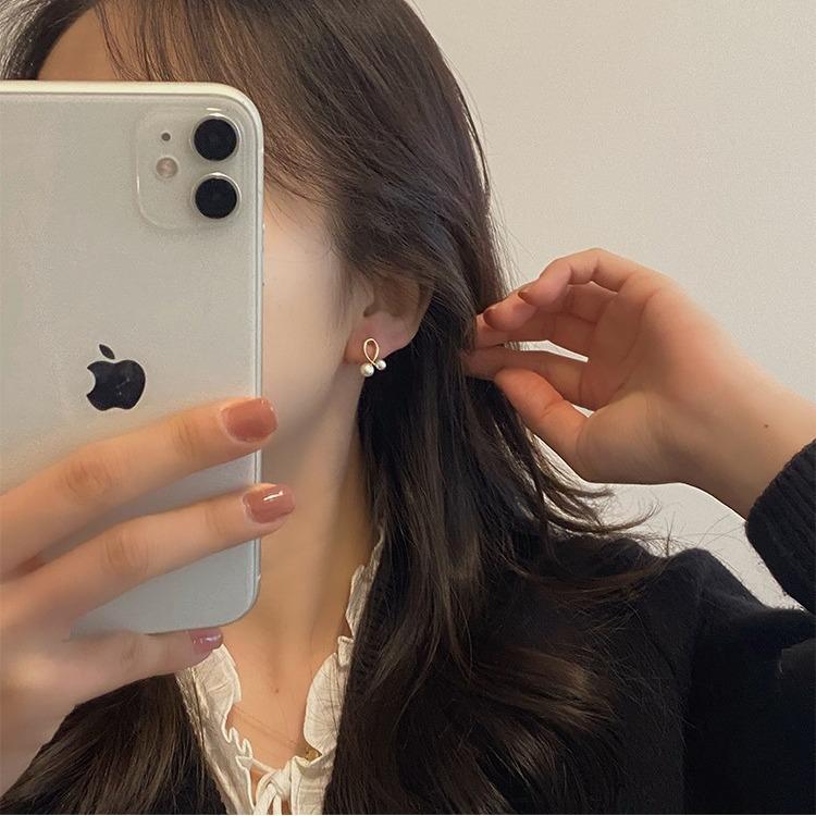 Elegant French Design Gold Cross Pearl Stud Earrings with S925 Silver Needle – Stylish and Versatile.