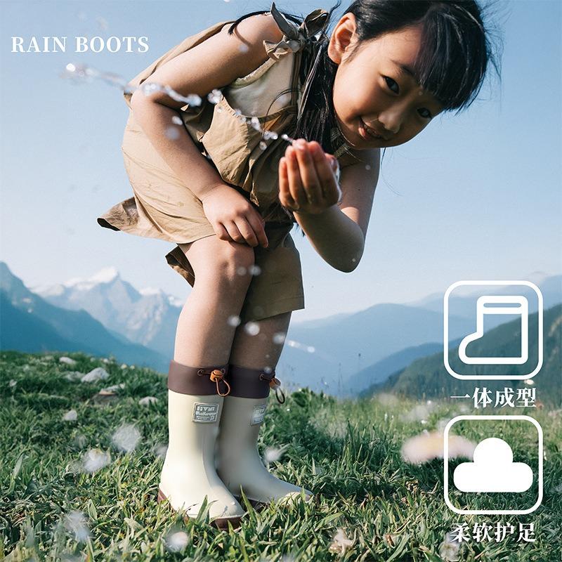 Children's outdoor bundle waterproof shoes fashionable boys and girls rain boots children's high soft-soled rubber rain shoes factory