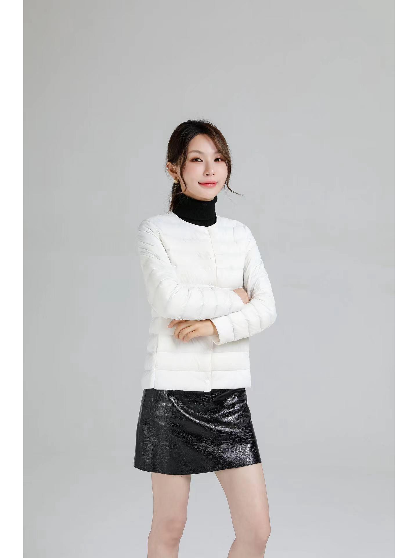 

Жіноча куртка пуховик великого розміру, легка, без коміра, з круглим вирізом, короткої довжини для осені/зими 2024 XXXXL (135-145 lbs)