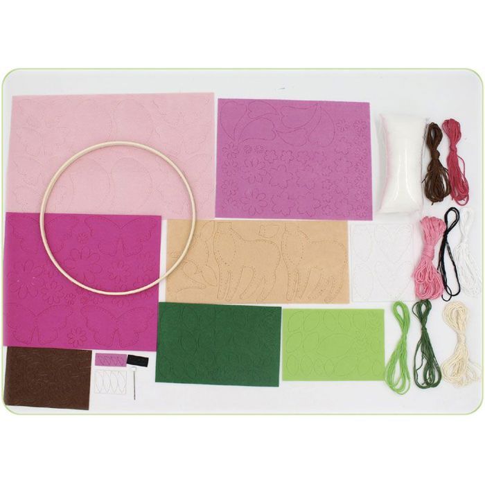 Mobile pour bébé en feutrine à customiser La nature