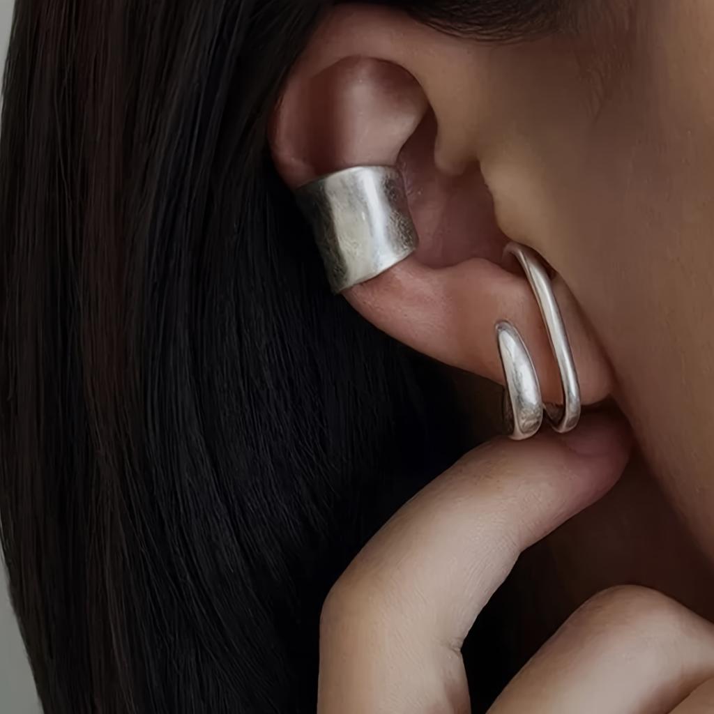 Um Par de Brincos de Clipe Geométricos Elegantes, Minimalistas, em Tons Frios, de Alta Qualidade para Mulheres, com um Temperamento Único, Versáteis para o Uso Diário