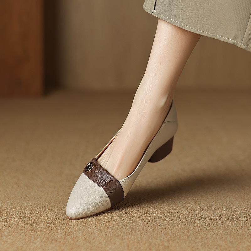 

French color matching soft leather French retro single shoes women s 2025 new soft-soled color matching pointed head light mouth small leather shoe 40