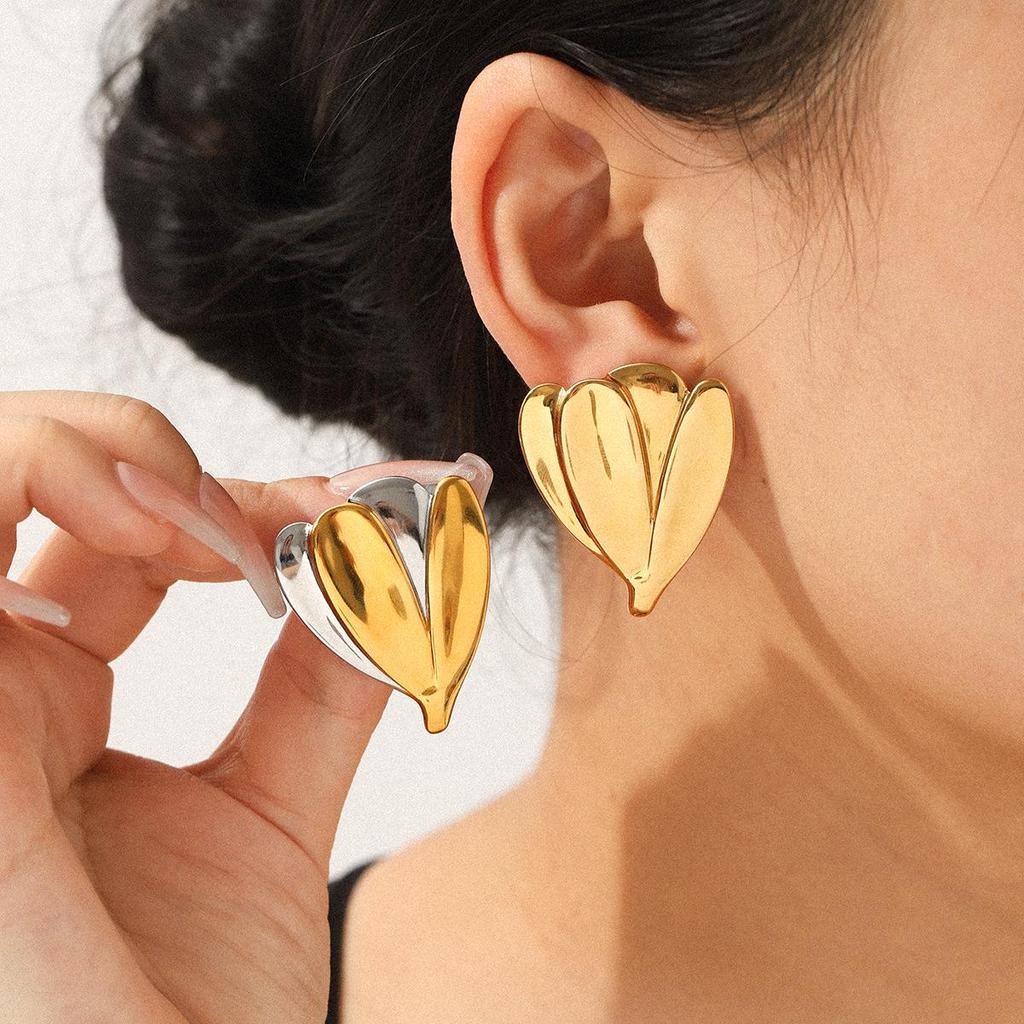 Stainless Steel Leaf Stud Earrings, Niche Design, 18K Gold-Plated, Non-Fading for Women.
