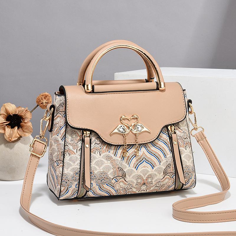 

Pu bag 2025 new women s bag light luxury women s handbag high-end single shoulder messenger bag small square bag women чорний