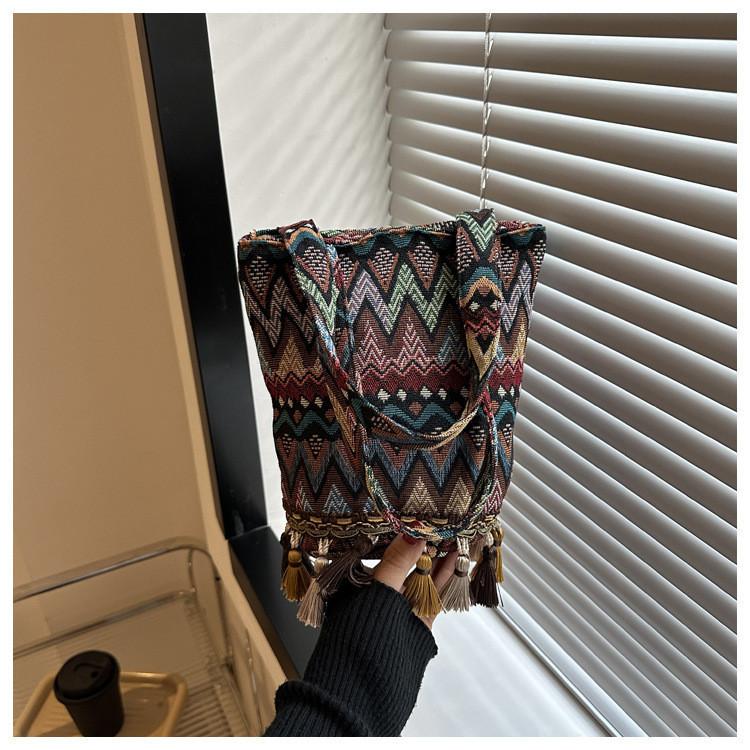 Trendy Ethnic Inspired Large Capacity Bucket Bag 2023 Fashion Striped Women's Handbag