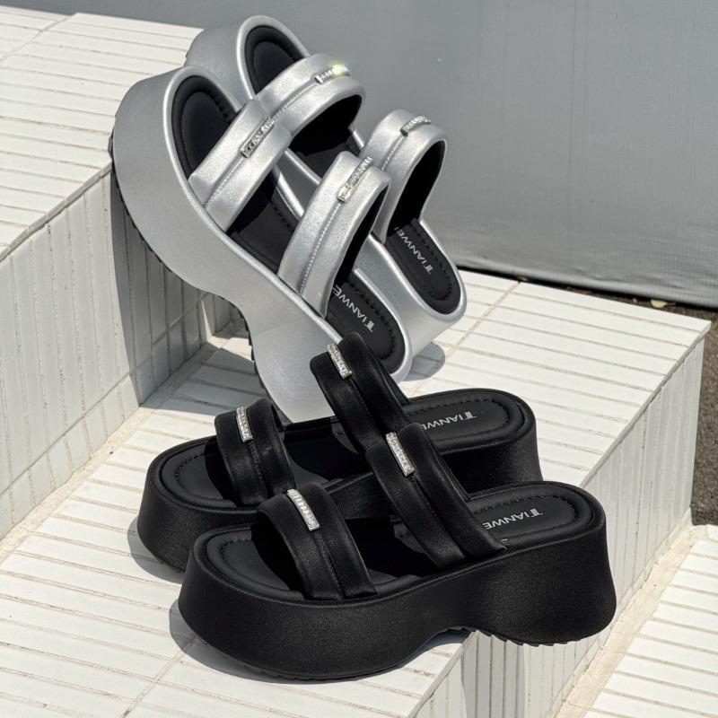 Leather Platform One-word Slippers Women's Summer New Fashionable Versatile Small Man Looks Tall and Comfortable Outside Sandals