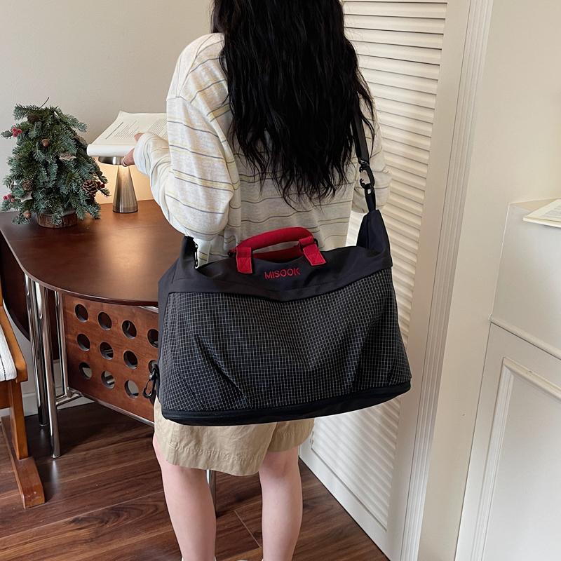 Short Distance Travel Bag Women's Lightweight Large Capacity Duffel Bag Multi-Functional Sports Fitness Bag