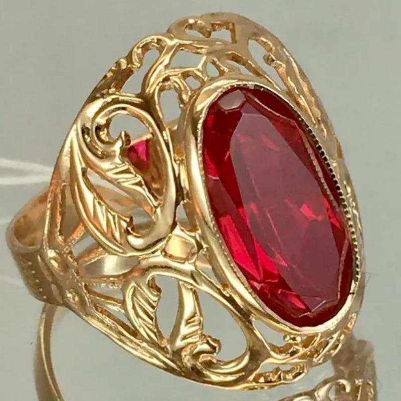 Gorgeous Vintage Hand Carved Synthetic Ruby Hollowed Golden Ring for Women's Elegant Temperament Banquet Festival Jewelry Crafts