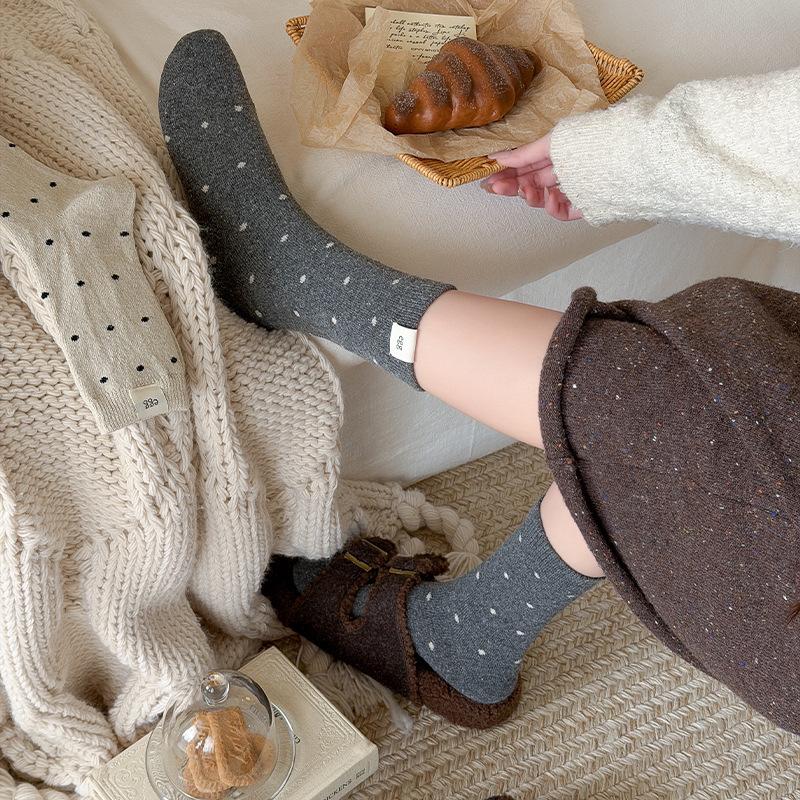 Korean Egg Cloth Label Polka Dot Wool Socks Medium Tube Socks Thickened Warm Coffee Color Winter Thick Socks Stockings Tide